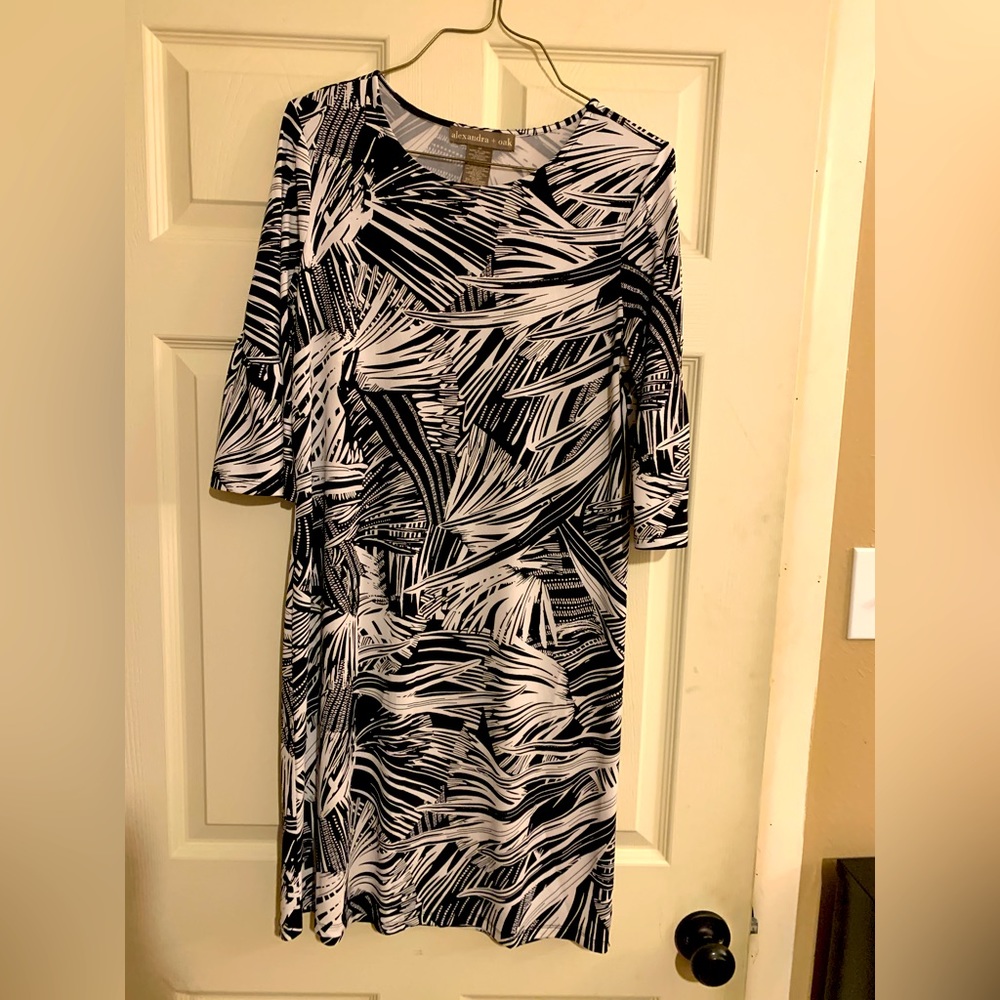 Medium Alexandra and oak black and white dress